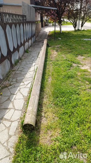 Столб деревянный