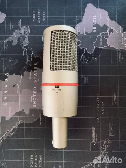 Студийный микрофон AKG C4000B