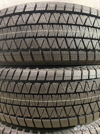 Bridgestone Blizzak DM-V3 235/65 R18