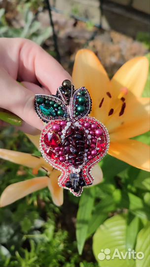 Брошь гранат