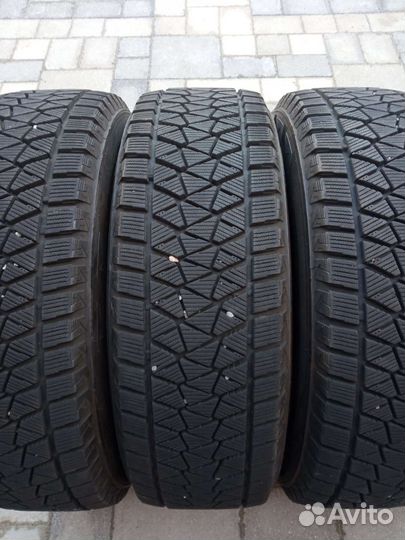 Bridgestone Blizzak DM-V2 225/65 R17