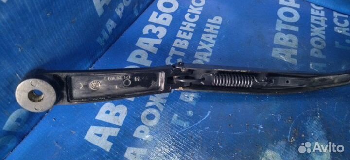 Левый поводок дворника Kia Ceed хэтчбек G4FA 2007