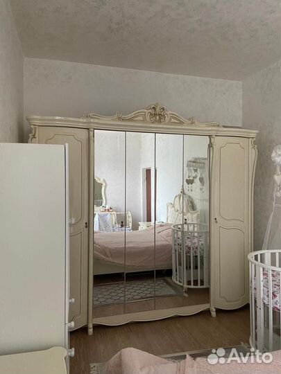 Спальный гарнитур