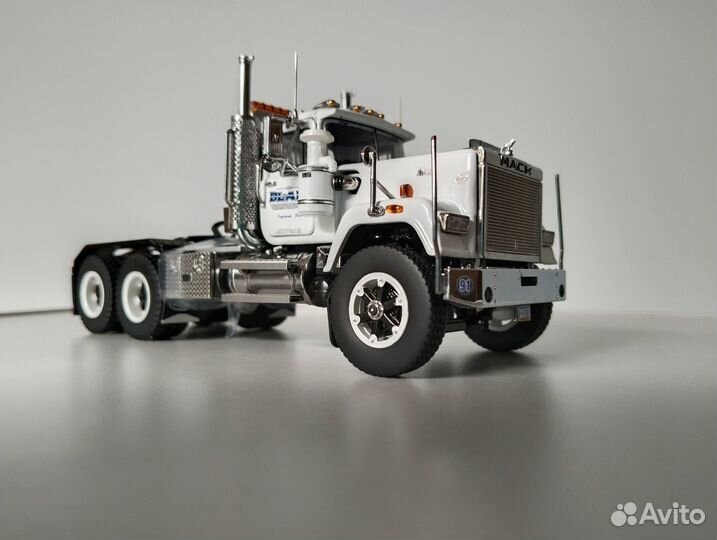 1/50 HHR Mack Superliner Brian Blair 1из75 не WSI