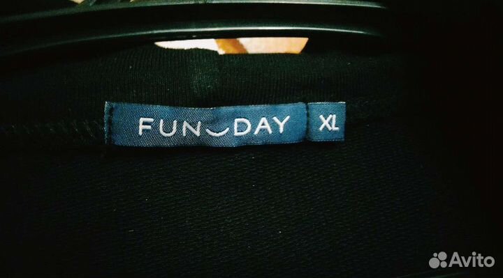 Толстовка с капюшоном