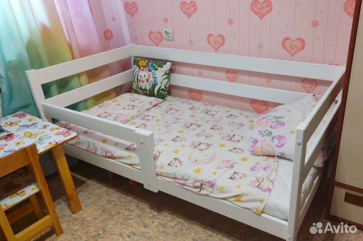 Детская кровать с бортиками