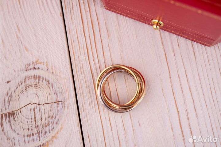 Кольцо Cartier Trinity de Ring B4075100