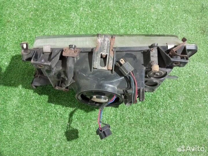 Фара галогеновая левая Mazda Bongo