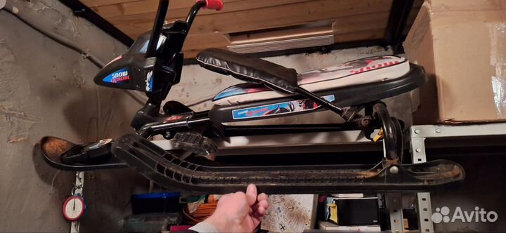 Детский снегокат со спинкой