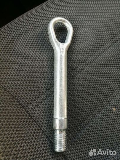 Буксировочная проушина mercedes