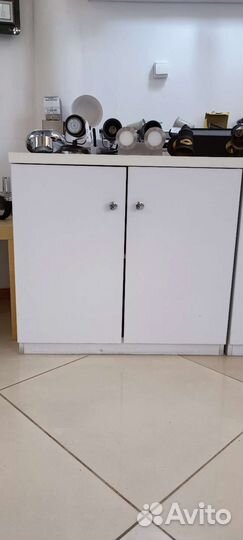 Тумбочка белая