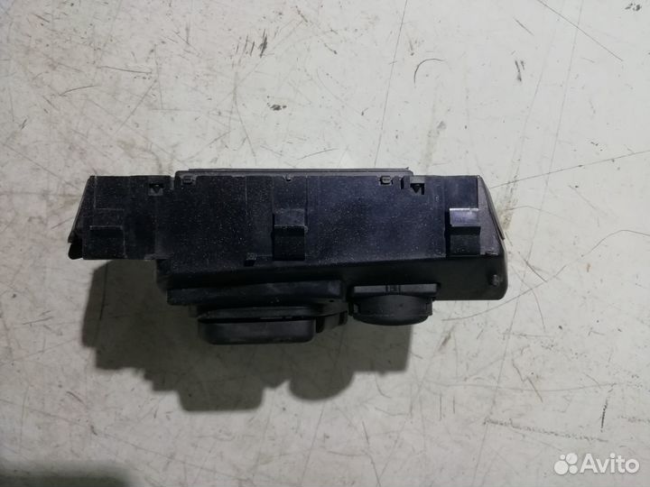 Блок управления задним сиденьем Mercedes W220