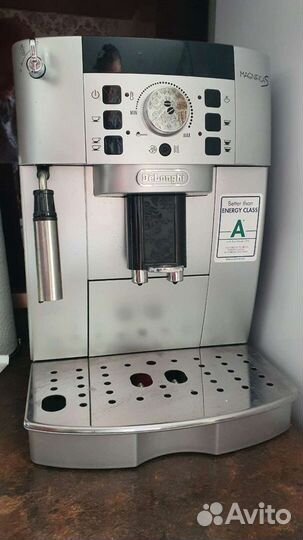 Кофемашина delonghi magnifica s