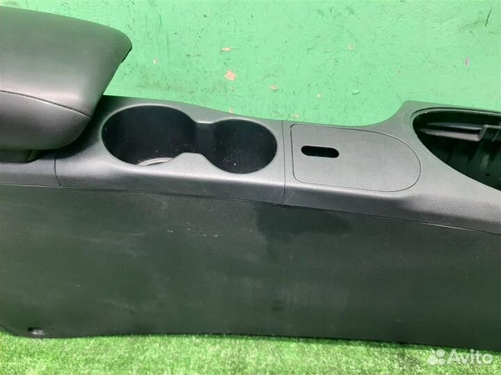 Консоль центральная с подлокотником Nissan Qashqa