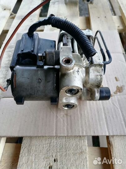 Блок ABS Nissan Primera P10