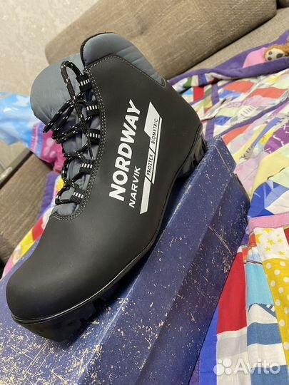 Лыжные ботинки