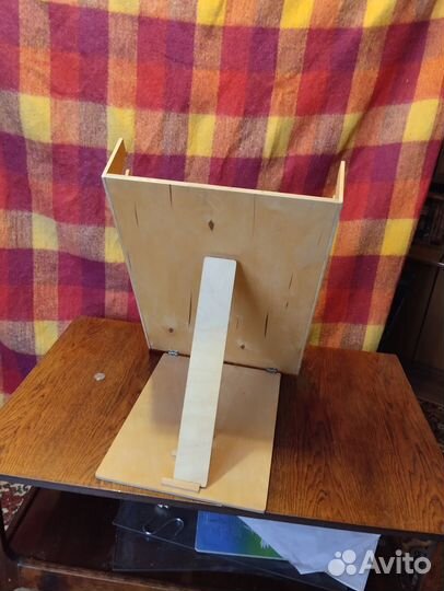 Подставка настольная