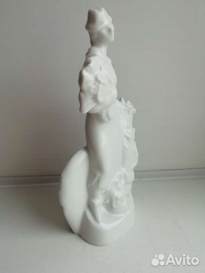 Статуэтка Цветочница, Э. Еропкина, ифз