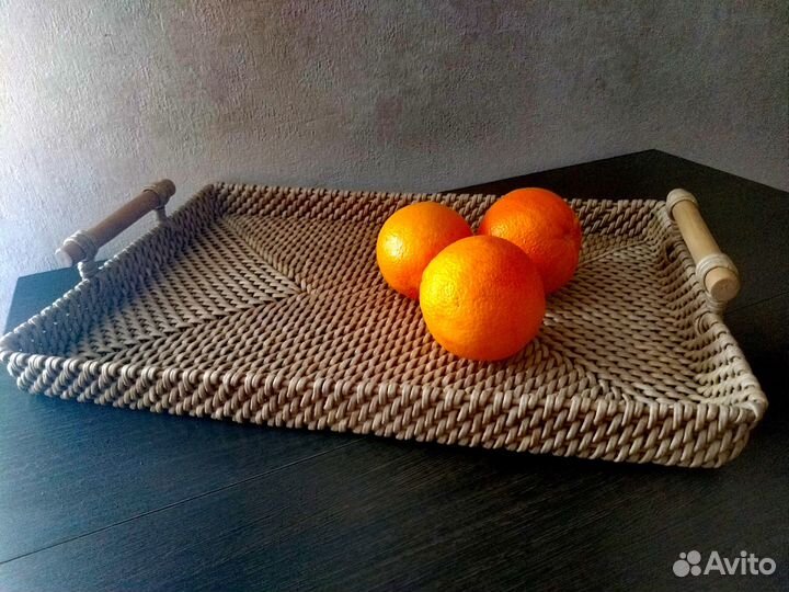 Плетеный поднос