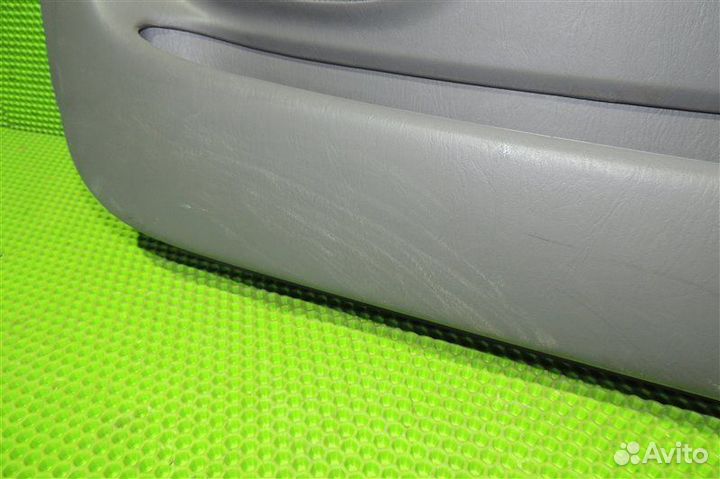 Обшивка двери передняя правая Toyota Caldina AT211