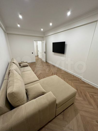 2-к. квартира, 80 м², 9/10 эт.
