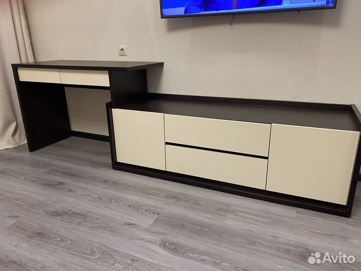 Тумба под тв + письменный стол