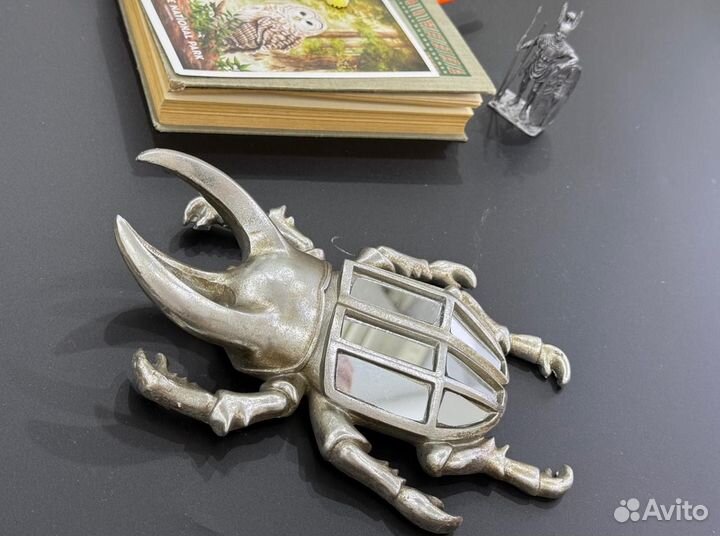 Зеркальное панно на стену Жук