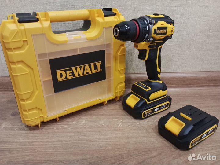 Бесщеточный шуруповерт Dewalt 21V