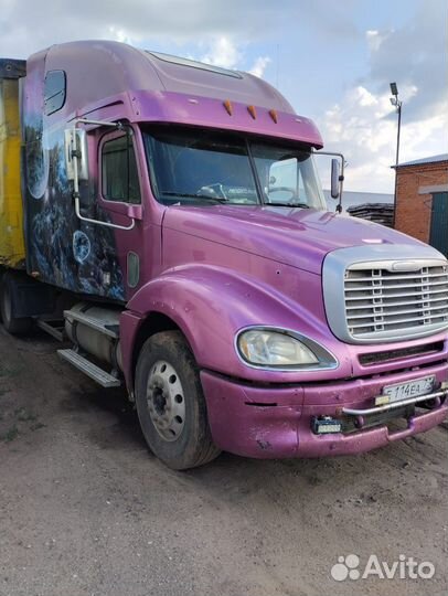 Freightliner CL120064ST с полуприцепом, 2004