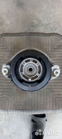 Опоры двигателя Мерседес s-140