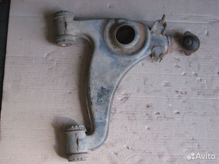 Рычаг передний правый Mercedes Benz W124 M119.975