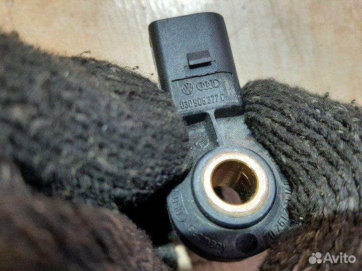 Датчик детонации Volkswagen Polo HB 1.4. CGG