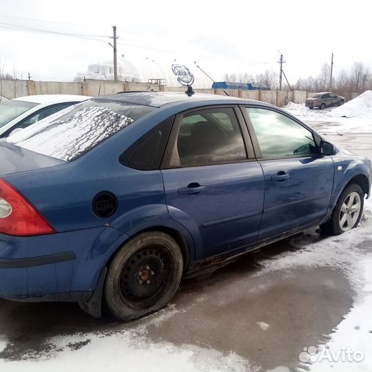 Ford Focus 1.6 МТ, 2006, битый, 15 562 км