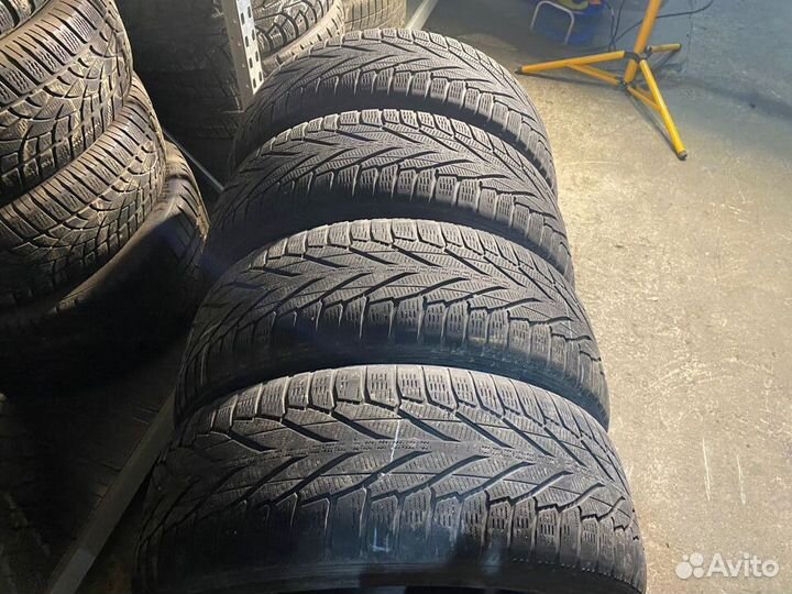 Nokian Tyres Hakkapeliitta R2 SUV 235/60 R18 107R