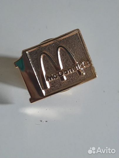 Значок Макдональдс за 1 год работы