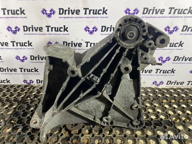 Кронштейн кабины передний левый Renault Premium