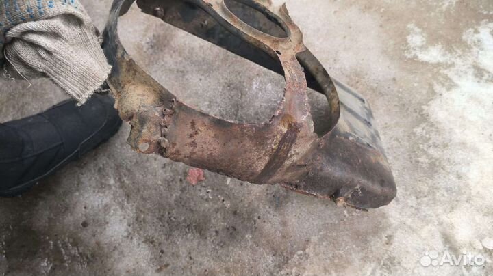 Диффузор вентилятора радиатора Audi 100C3 1.8