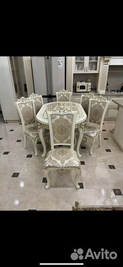 Столы и стулья