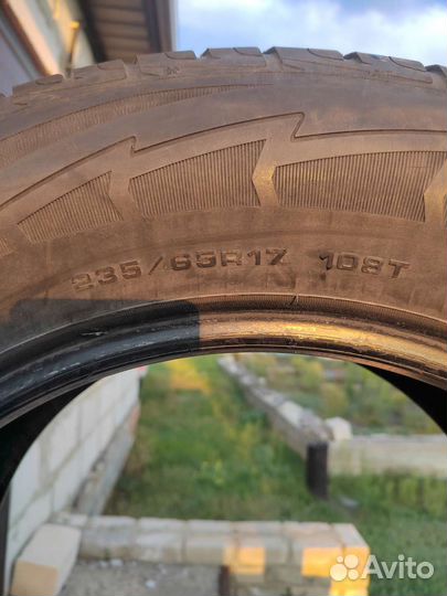 Goodyear UltraGrip Ice SUV 235/65 R17 T