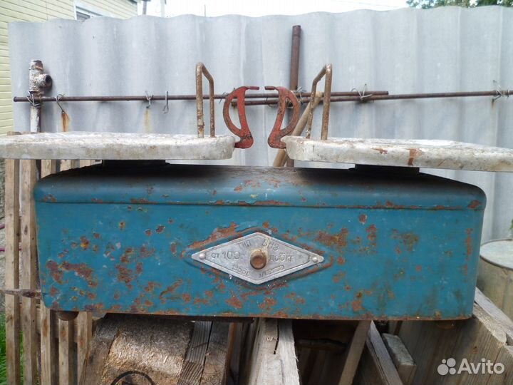 Продам номерные настольные двучашевые весы 1953г/в