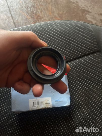 Сальник suzuki 19027775b