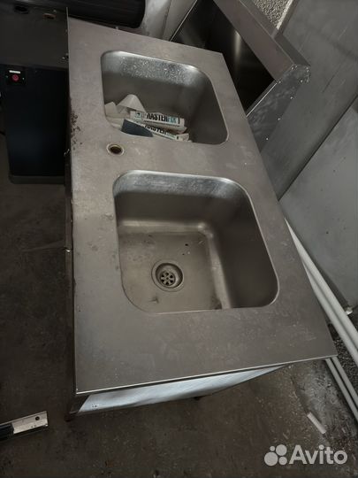 Раковина с тумбой