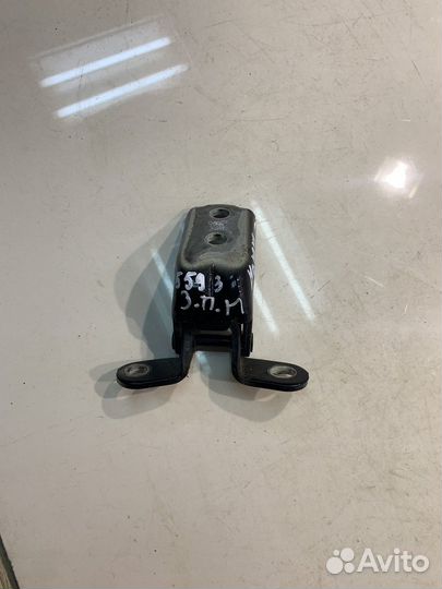 Петля двери (задняя, правая, нижняя) (Kia Mohave)