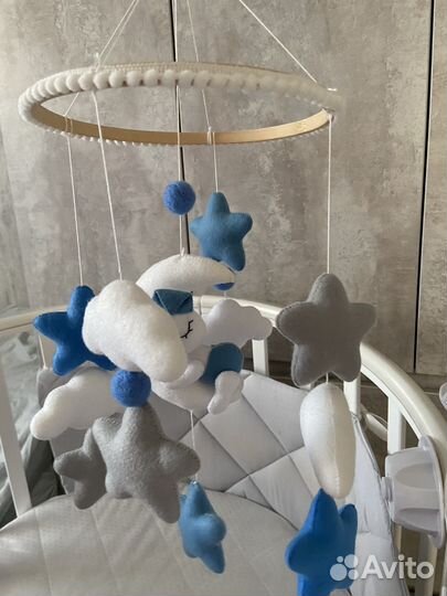 Мобиль в кроватку из фетра ручной работы