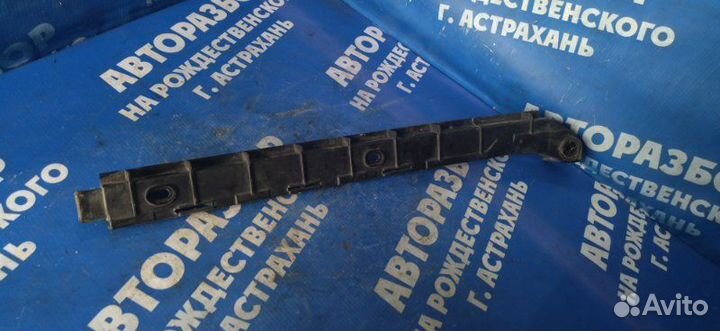 Крепление заднего бампера Skoda Octavia A5 лифтбэк