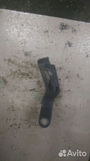 Кронштейн генератора Mitsubishi Carisma 1.6 4G92