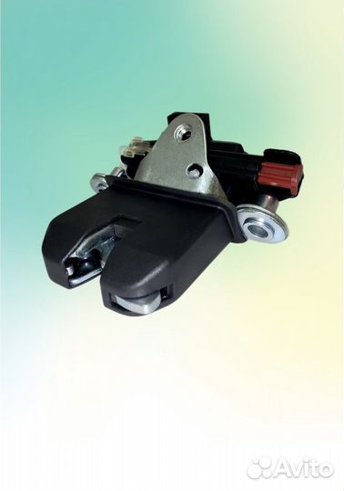 Замок багажника