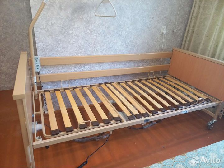 Кровать для лежачих больных с электроприводом
