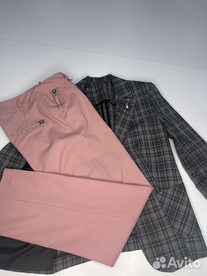 Брючный костюм женский