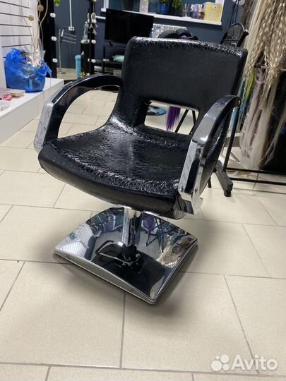 Парикмахерское кресло бу